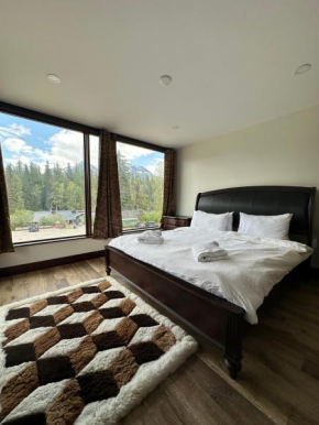 River Safari Mountain View Suite